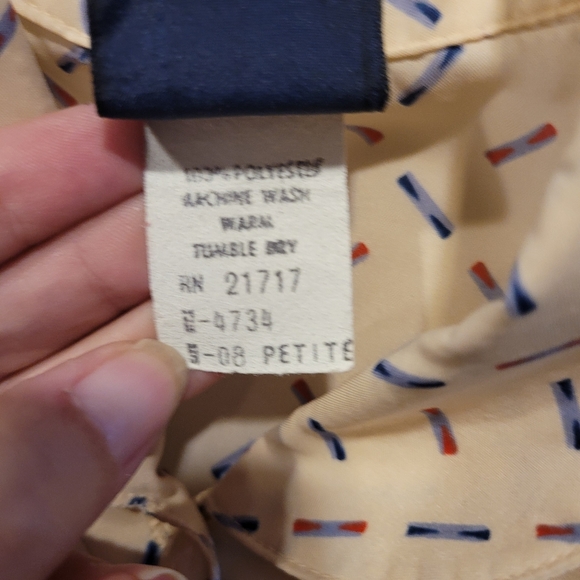 Vintage Pins and Needles Tan Blouse Size 8 Petite - Picture 16 of 16